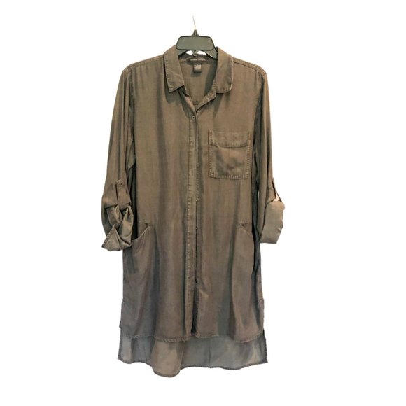 Chelsea & Theodore Tops - Chelsea & Theodore Long Button-Up Gray Blouse